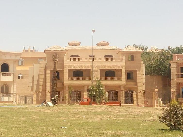 Resale Villa, In East The Academy New Cairo.......